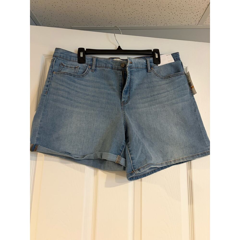 NWT Jessica Simpson Shorts - Size 16, 33" Inseam Light Wash